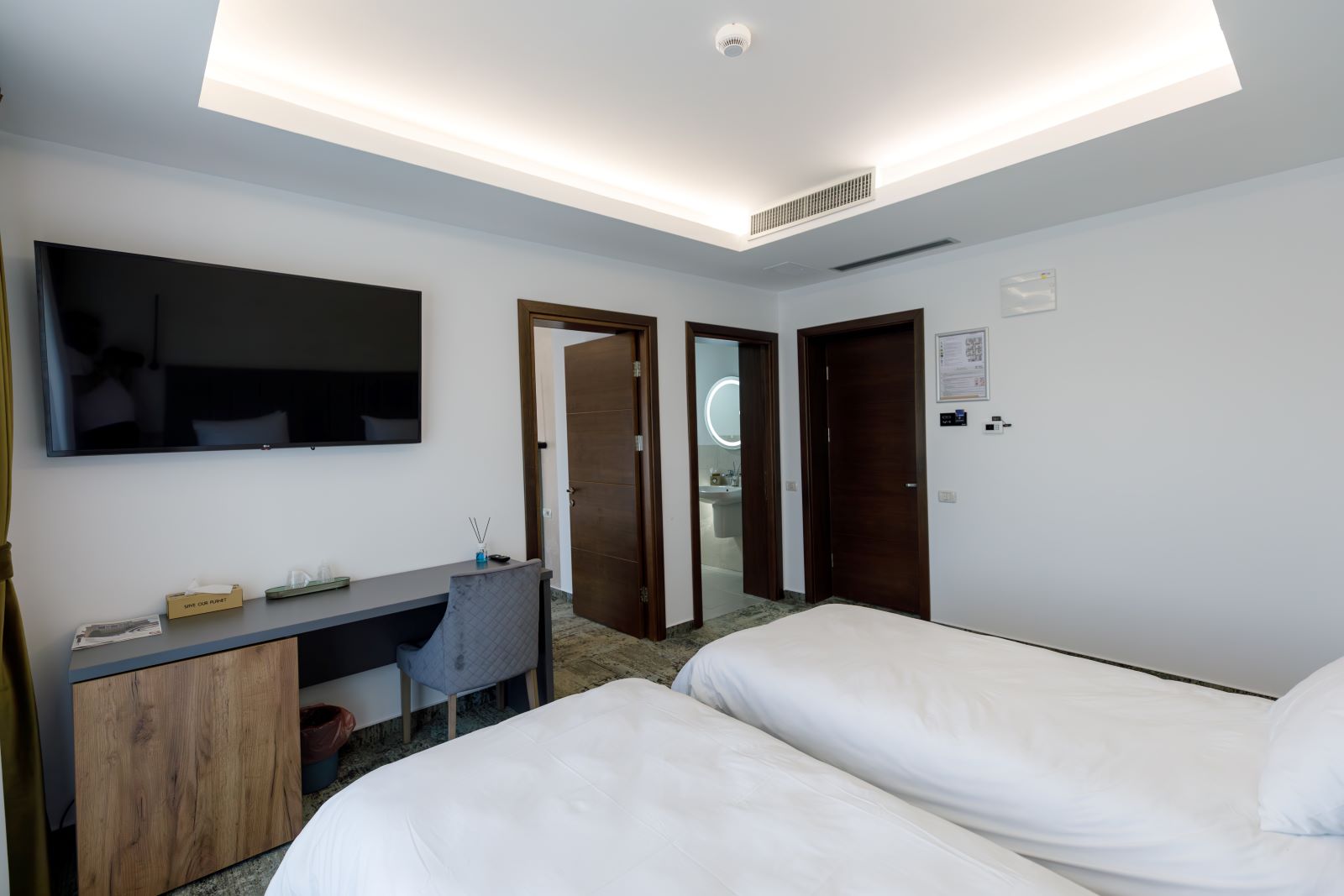 Camere - 83